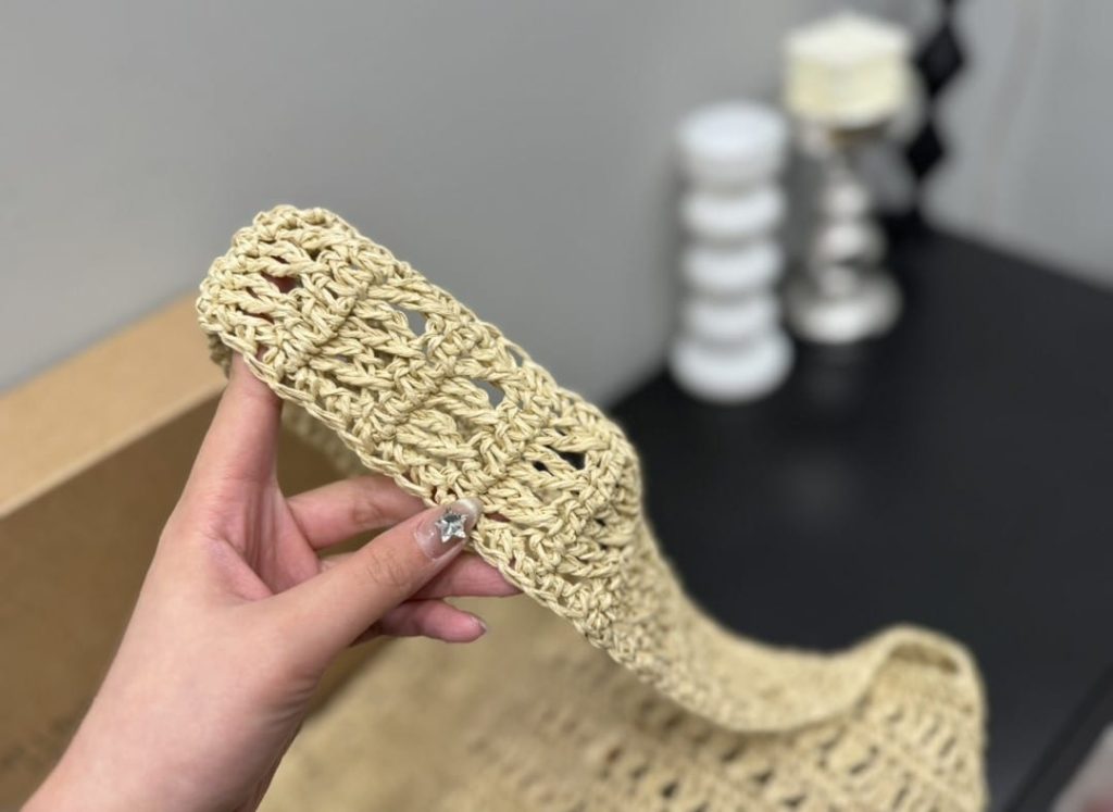 Saint Laurent Le 5 A 7 In Raffia Crochet And Smooth Leather Beige 32Cm 690941Gaaar2080 - Image 8