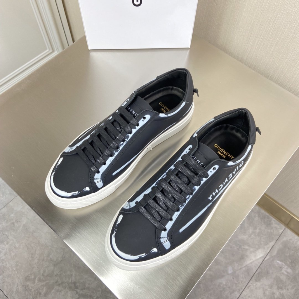 GIVENCHY SNEAKER - Image 4