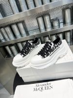 Alexander McQueen Sneaker - Image 2