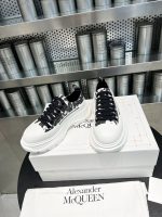 Alexander McQueen Sneaker - Image 4