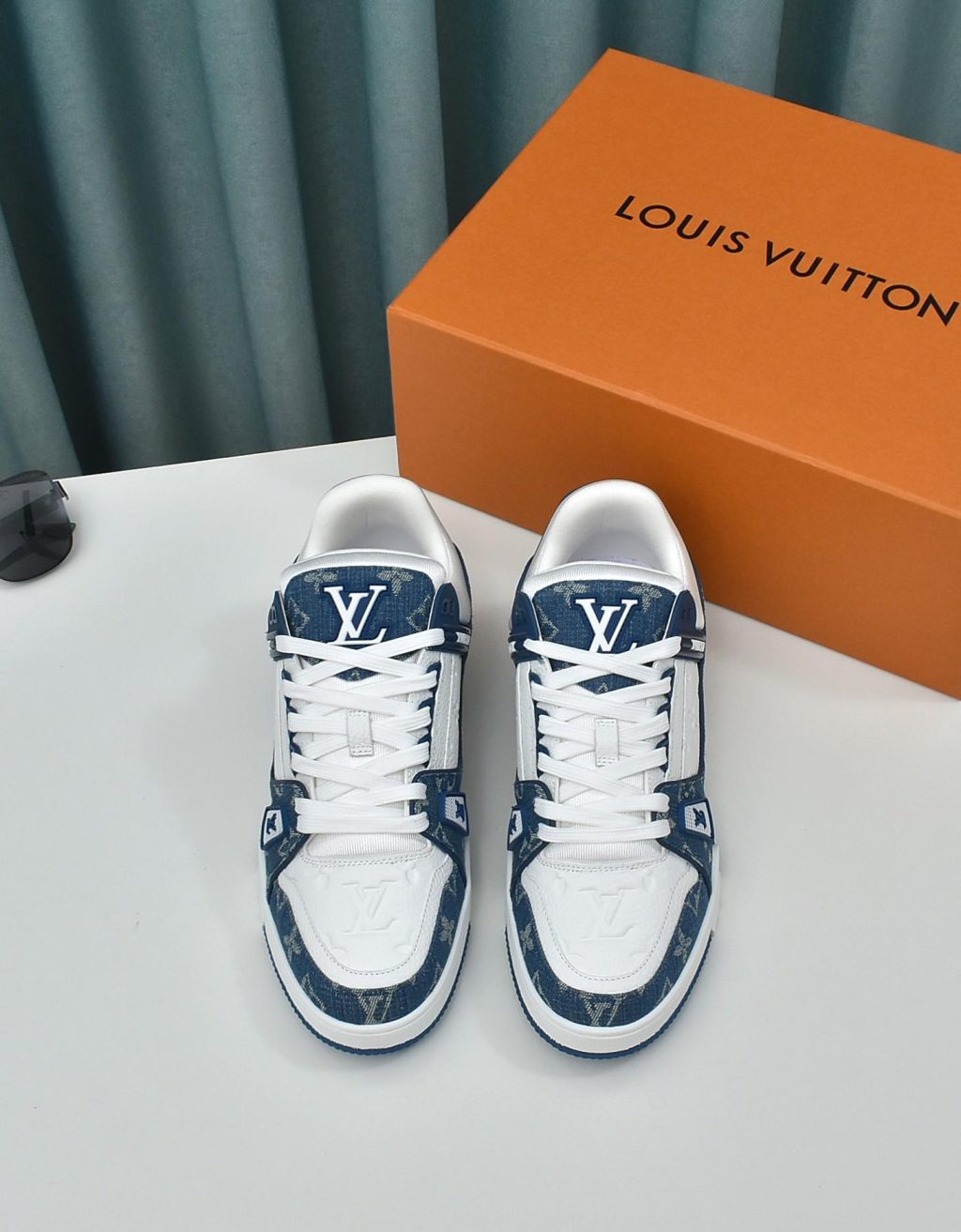LOUIS VUITTON TRAINER SNEAKER - Image 3
