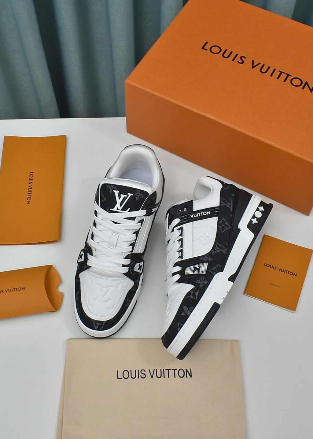 LOUIS VUITTON TRAINER SNEAKER - Image 2