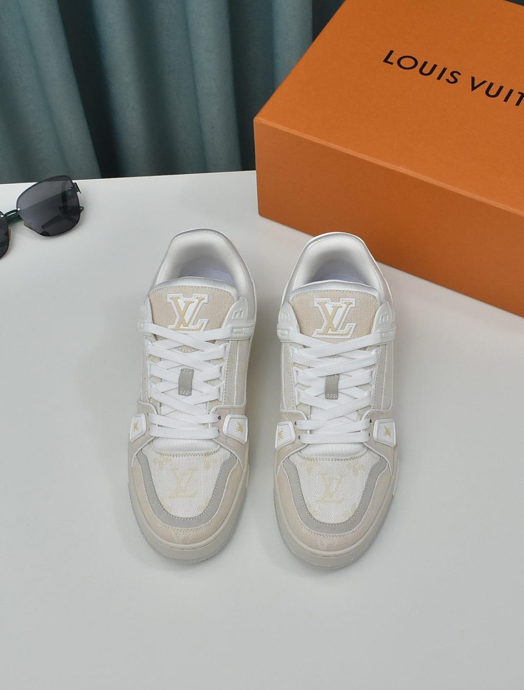 LOUIS VUITTON TRAINER SNEAKER - Image 3