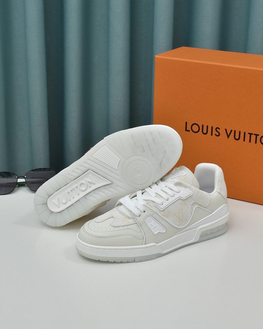 LOUIS VUITTON TRAINER SNEAKER - Image 4