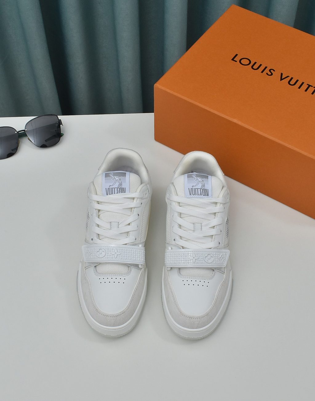 LOUIS VUITTON TRAINER SNEAKER - Image 3