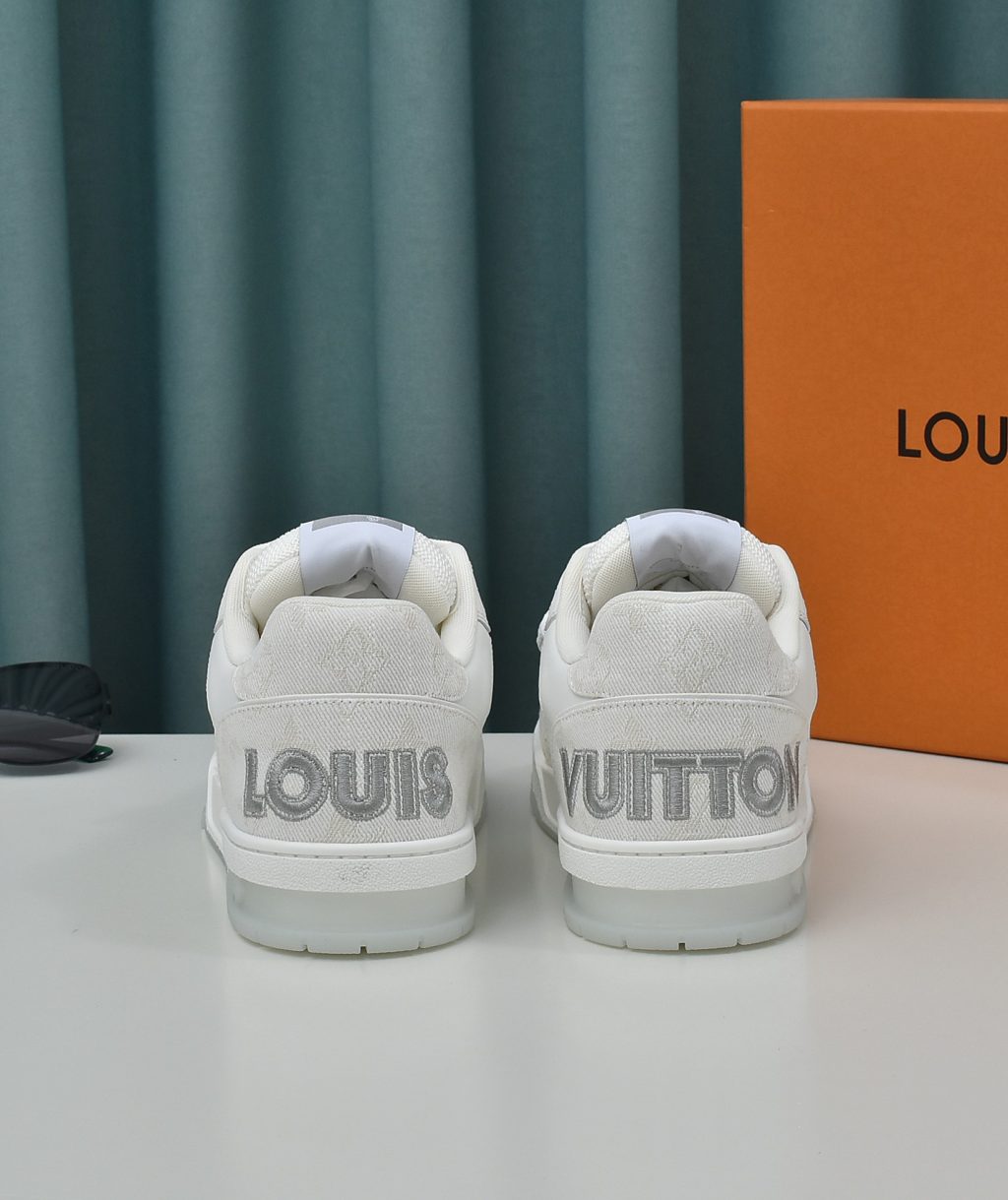 LOUIS VUITTON TRAINER SNEAKER - Image 4