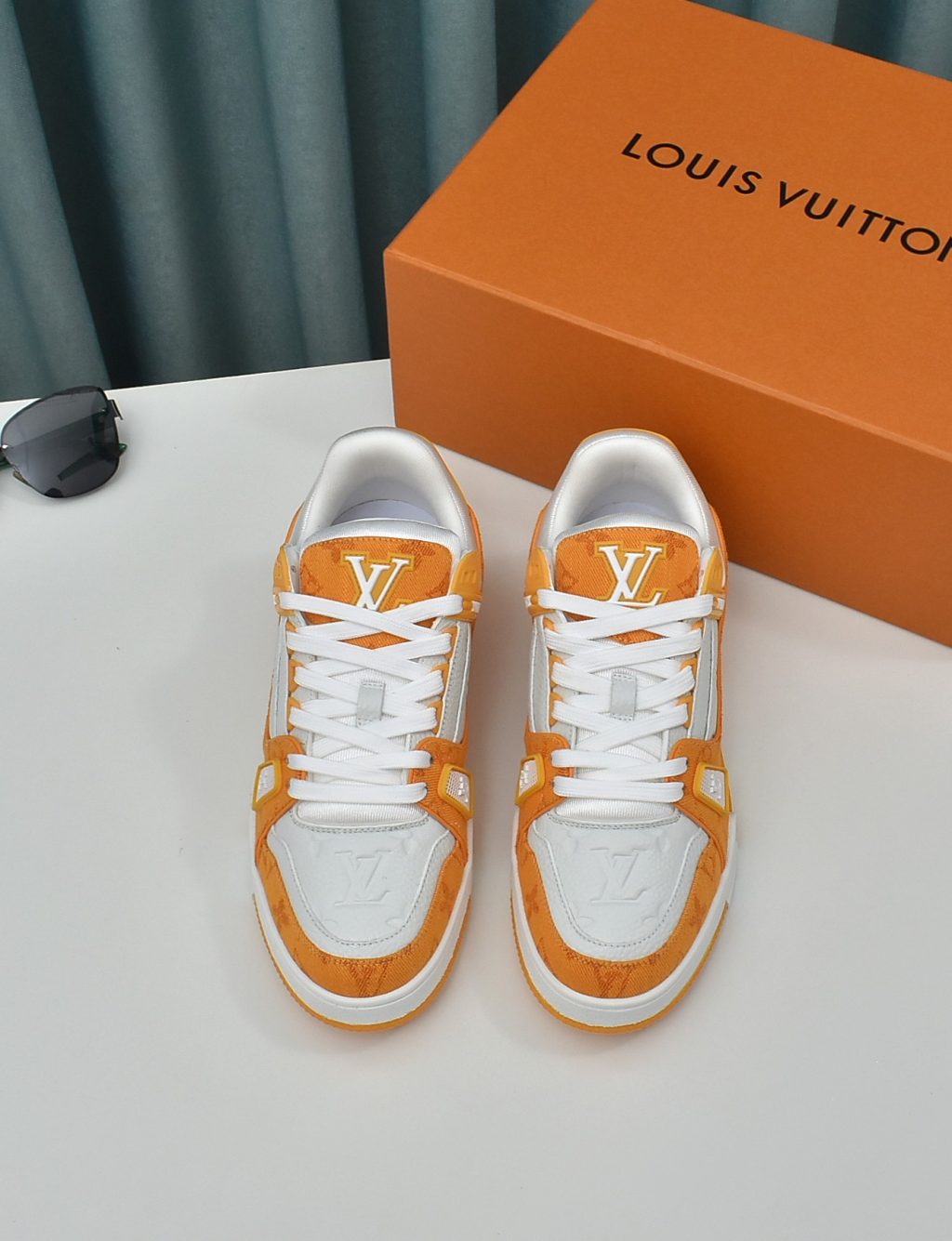 LOUIS VUITTON TRAINER SNEAKER - Image 3