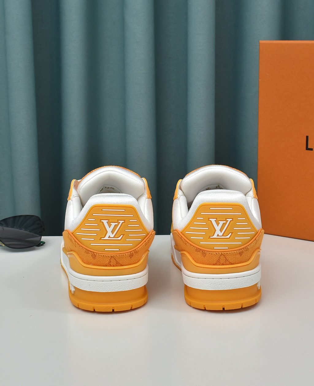 LOUIS VUITTON TRAINER SNEAKER - Image 4