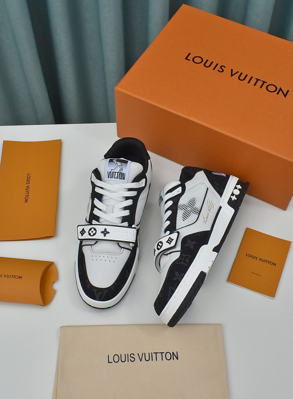 LOUIS VUITTON TRAINER SNEAKER - Image 2
