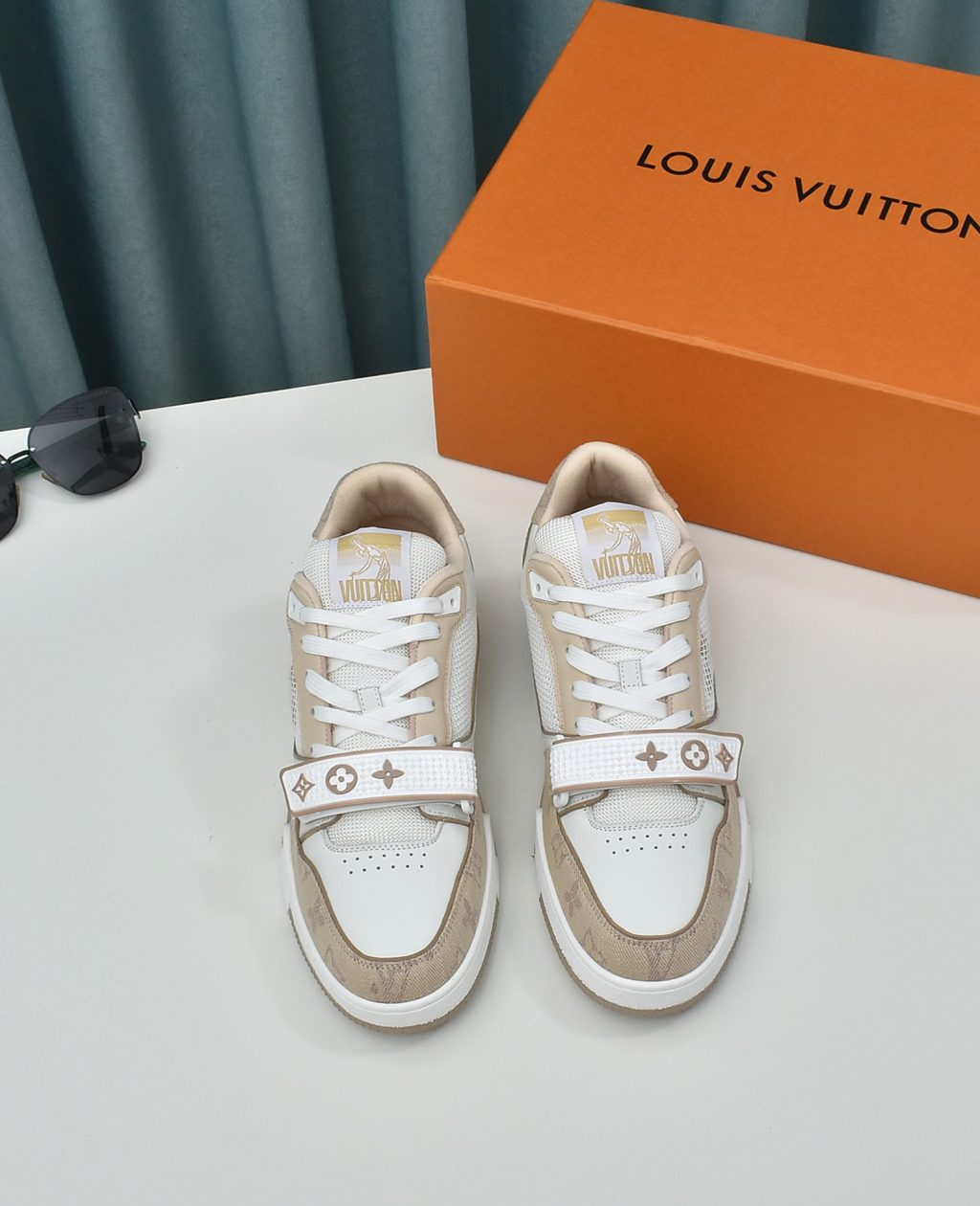 LOUIS VUITTON TRAINER SNEAKER - Image 3