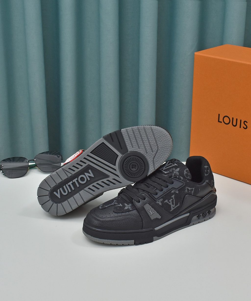 LOUIS VUITTON TRAINER SNEAKER - Image 4