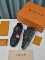 LOUIS VUITTON TRAINER SNEAKER - Image 2