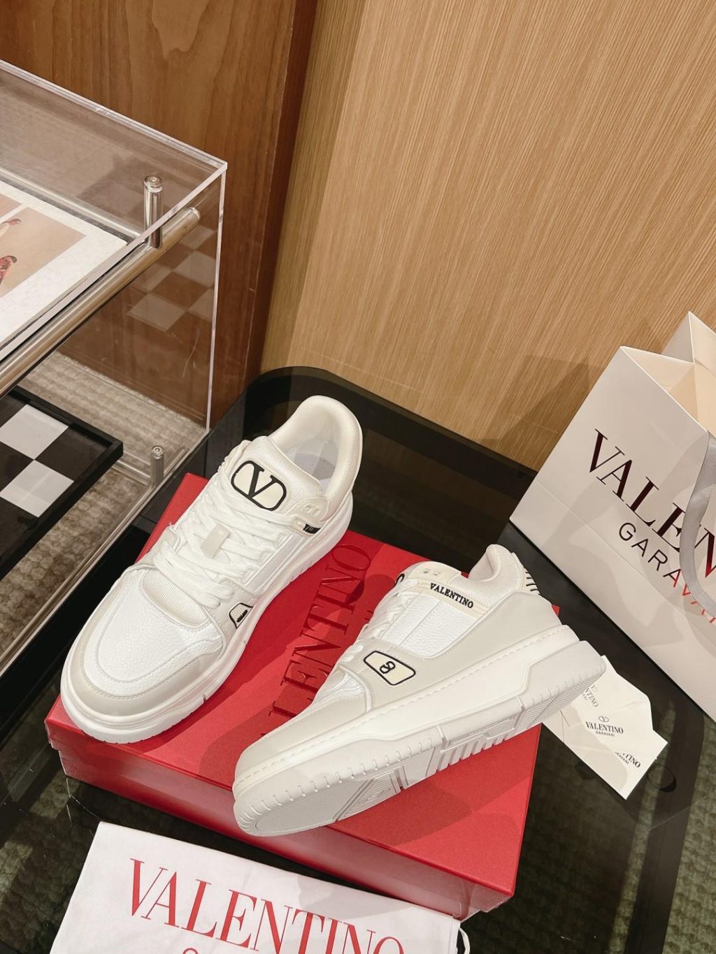 Valentino's new 2023  Sneaker - Image 4
