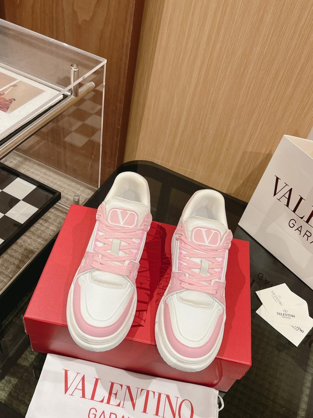 Valentino's new 2023  Sneaker - Image 2