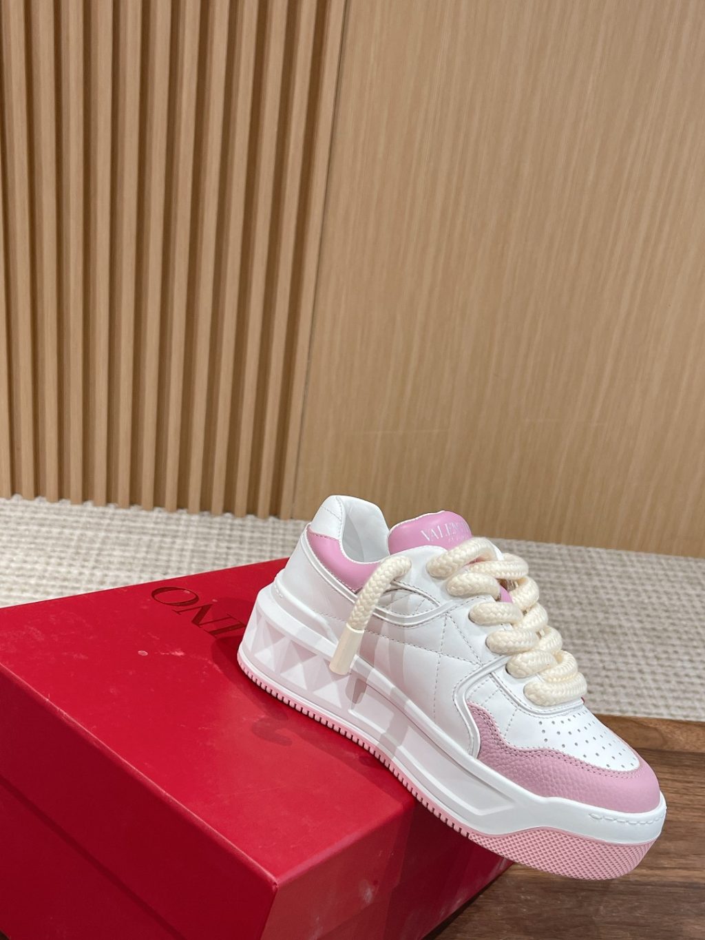 Valentino Garavani Sneaker - Image 4