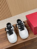 Valentino Garavani Sneaker - Image 2