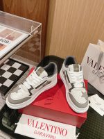 Valentino's new 2023 early autumn star Sneaker - Image 4