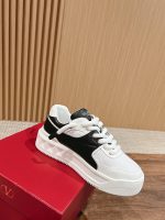 Valentino Garavani Sneaker - Image 3