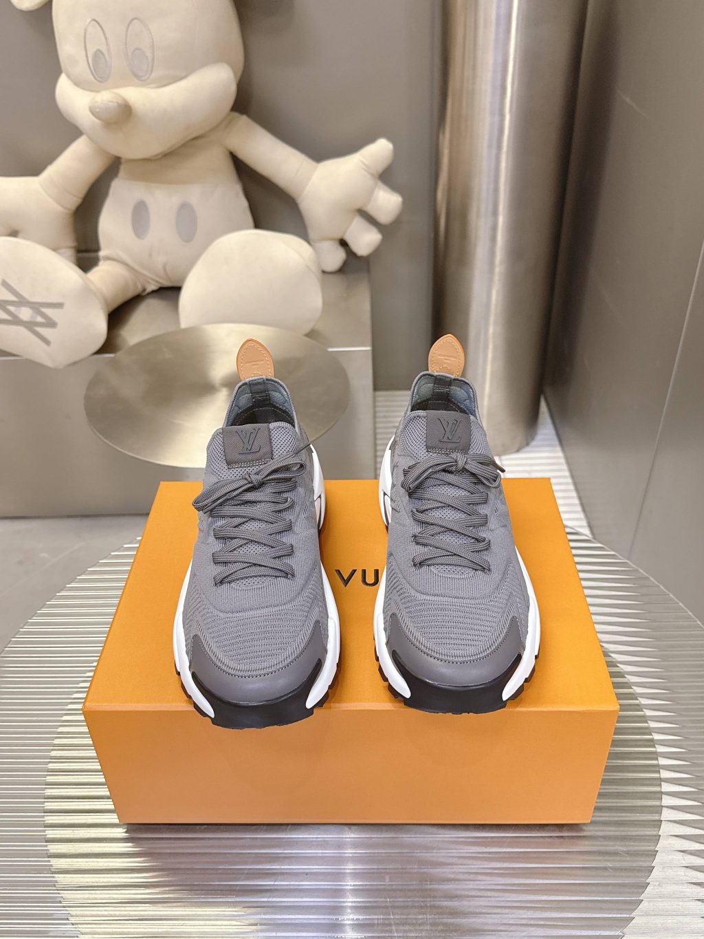 Louis Vuitton Runner Tatic Sneaker - Image 5