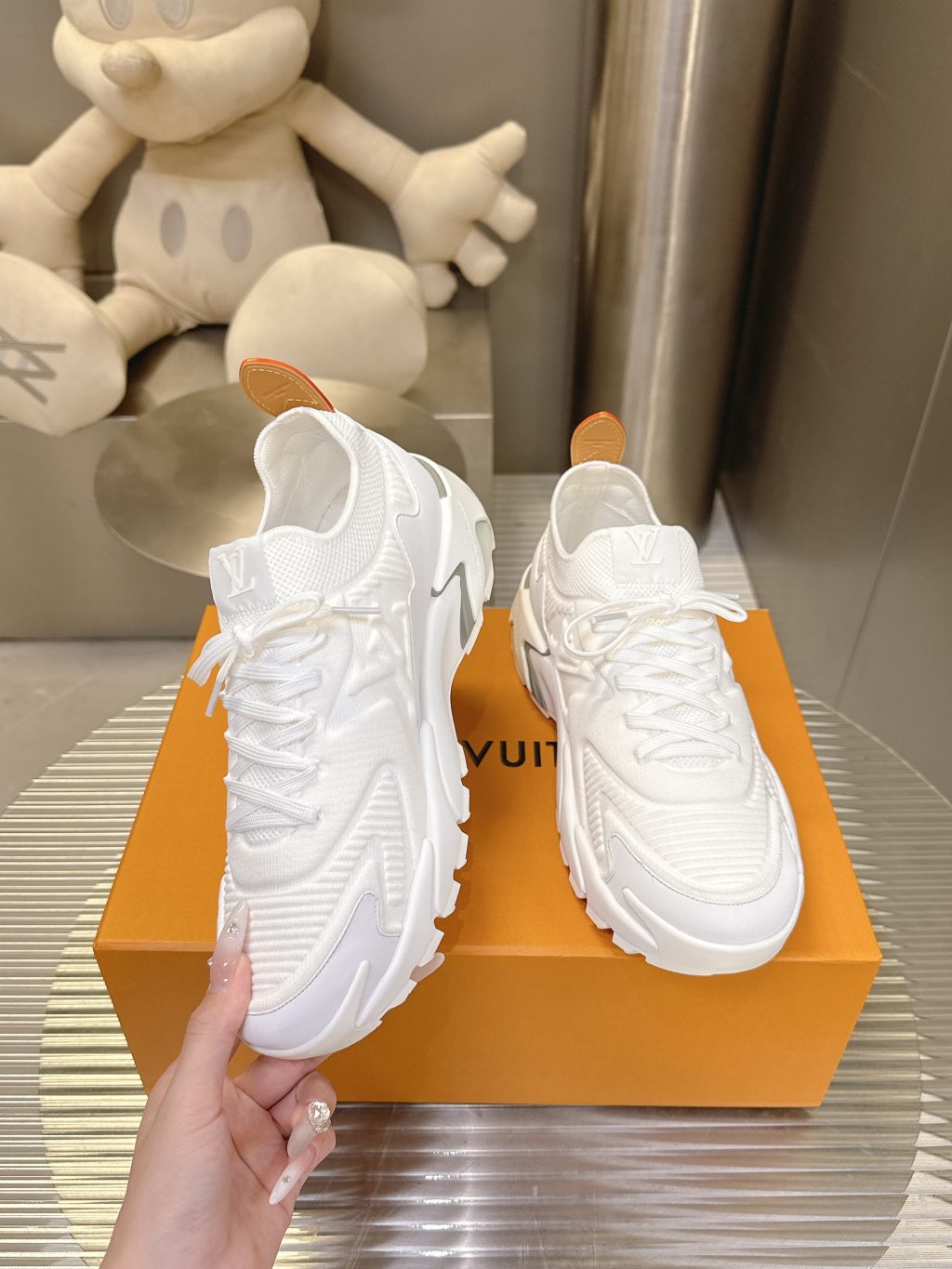 Louis Vuitton Runner Tatic Sneaker - Image 2