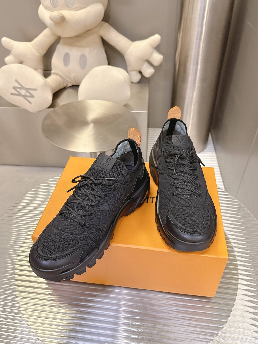 Louis Vuitton Runner Tatic Sneaker - Image 2