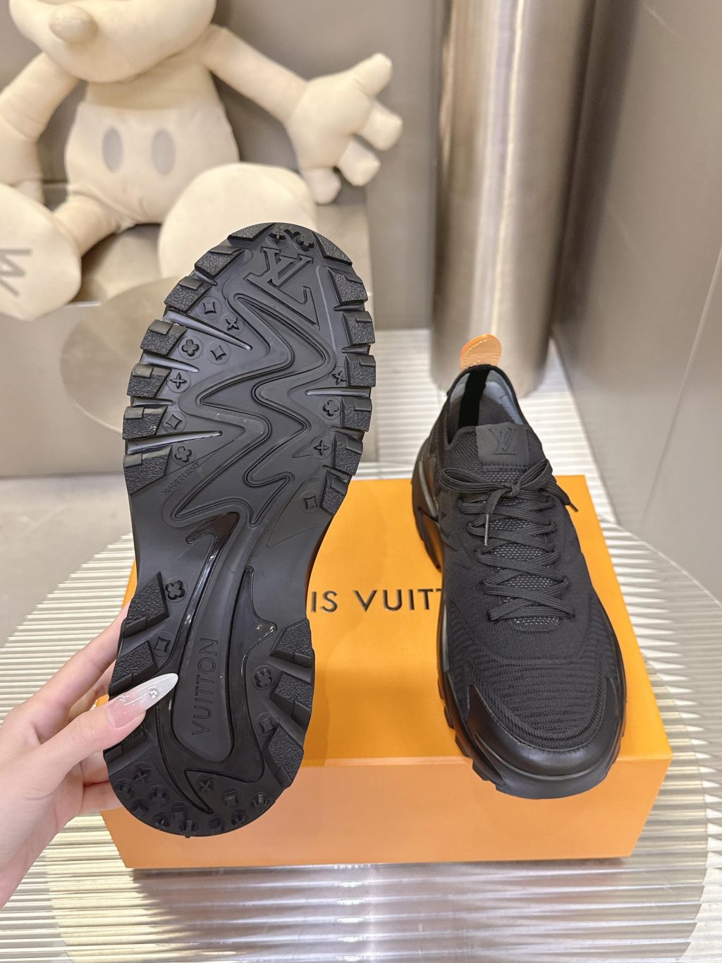 Louis Vuitton Runner Tatic Sneaker - Image 4