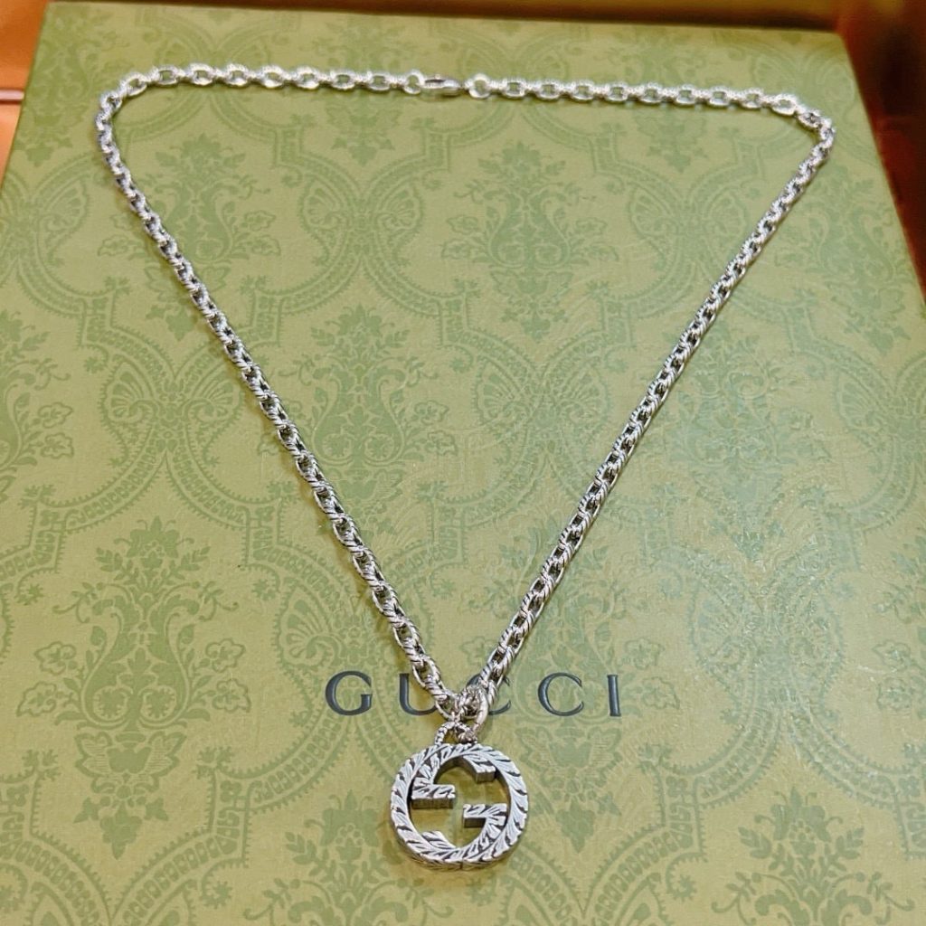 Gucci Interlocking Pendant Necklace Silver ‎455307 J8400 0811 - Image 6