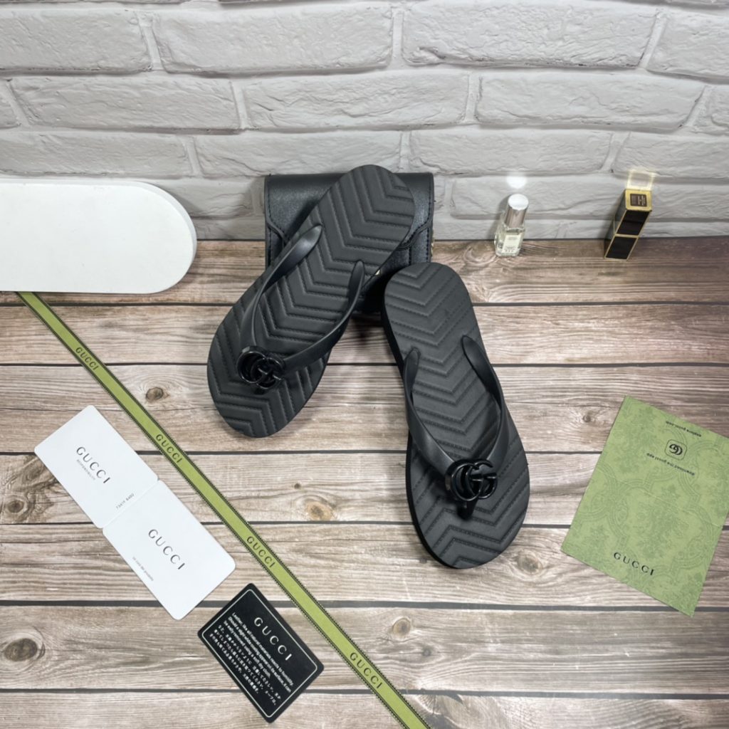 Gucci Women’S Chevron Thong Sandal Black ‎‎‎655463 J8710 1000 - Image 3