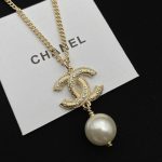 Chanel Cc Pearl Gold Necklace - Image 4