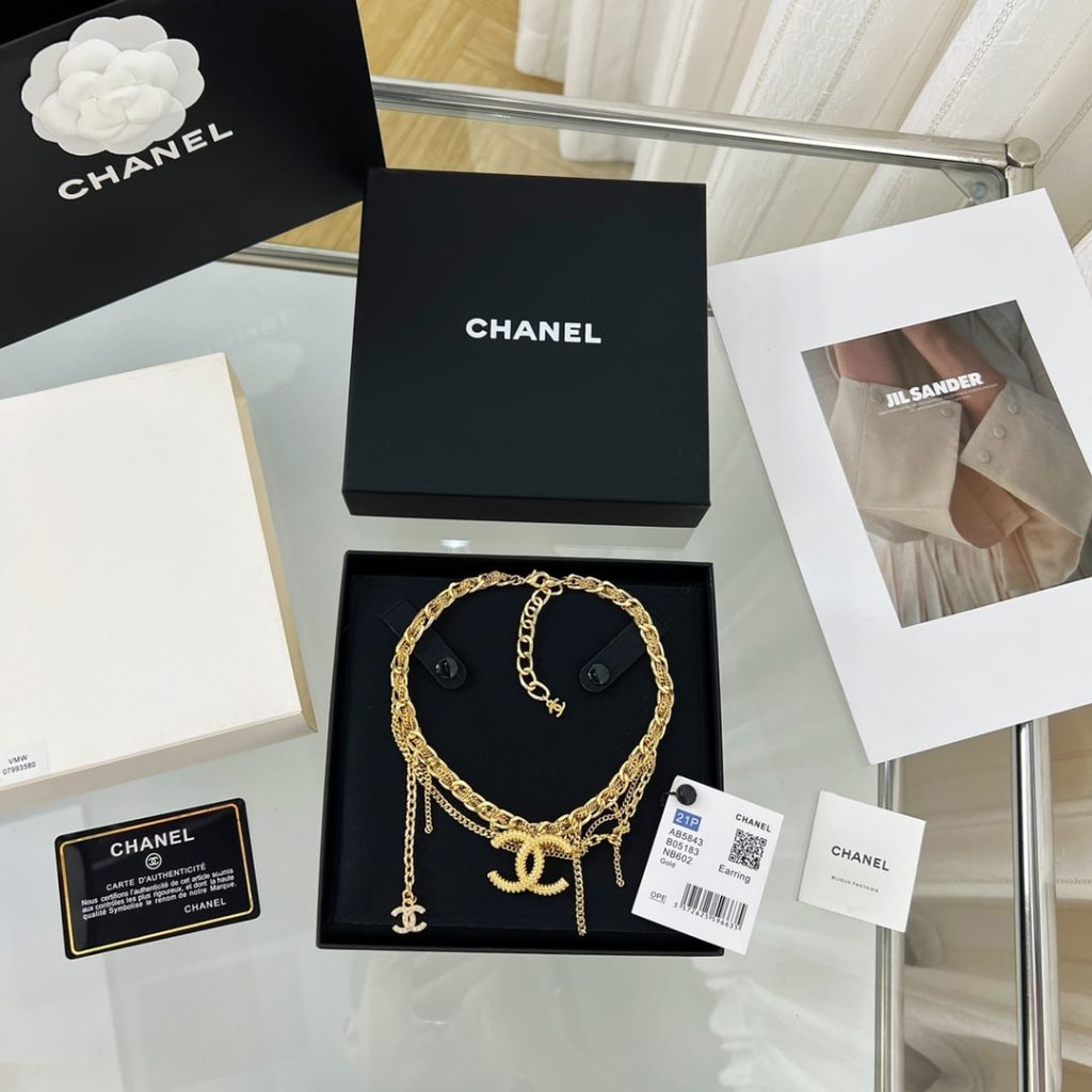 Chanel Cc Necklace Gold - Image 6