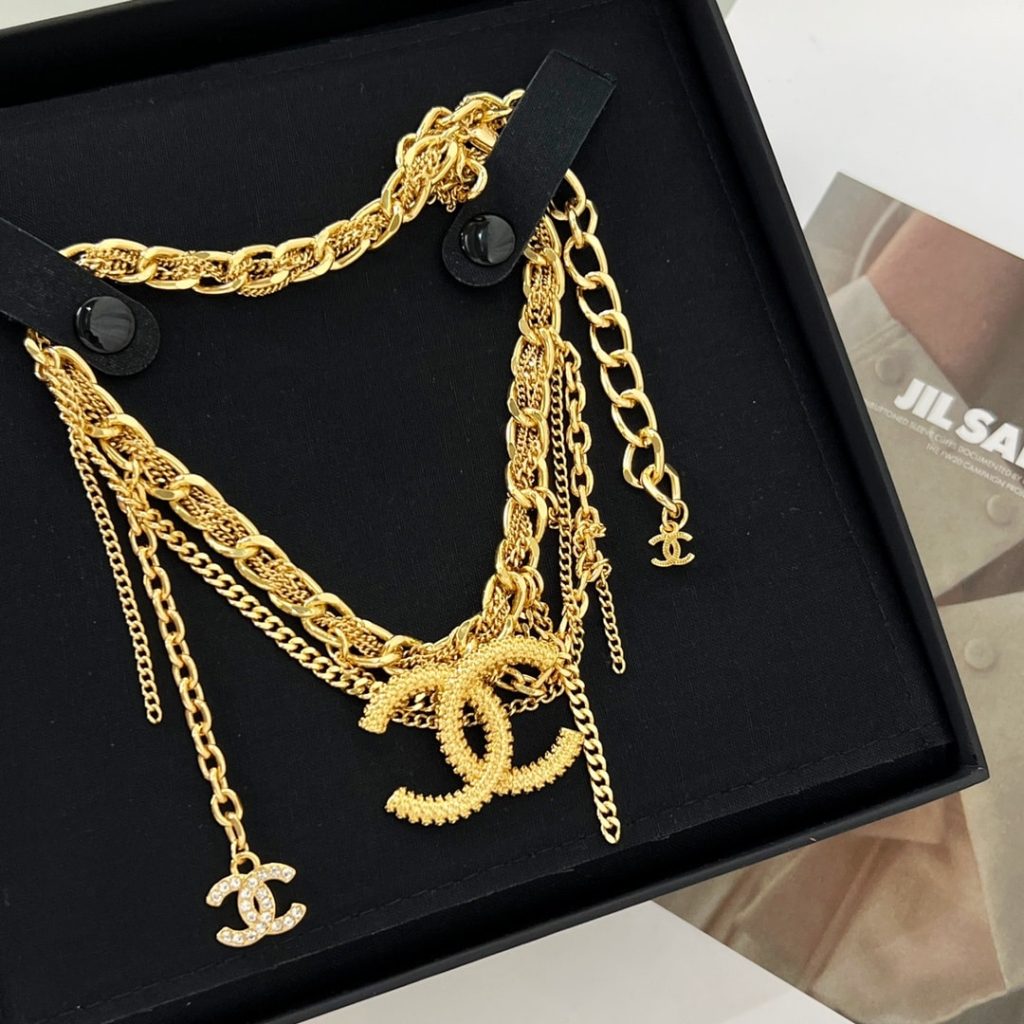 Chanel Cc Necklace Gold - Image 7
