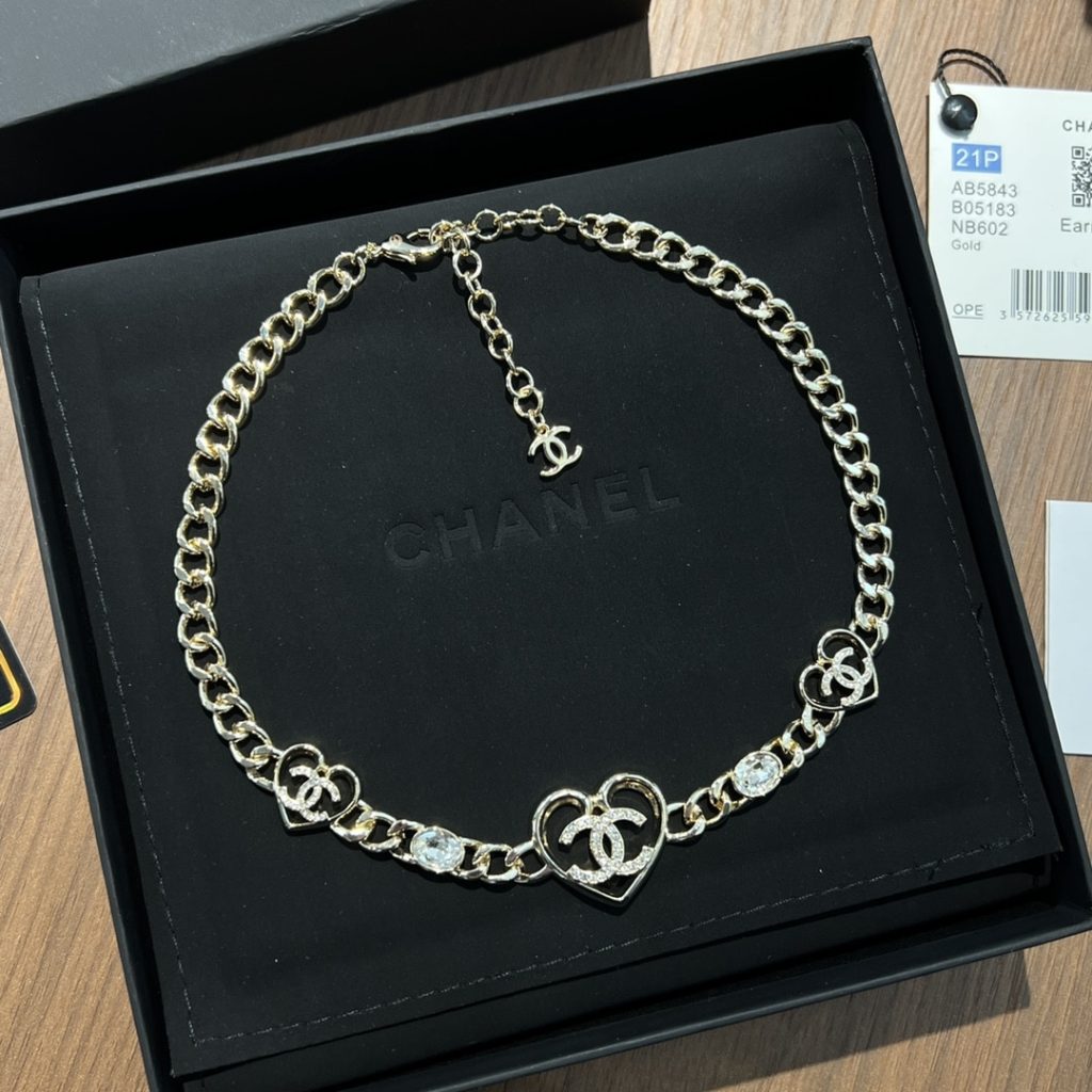 Chanel Heart Cc Necklace - Image 3