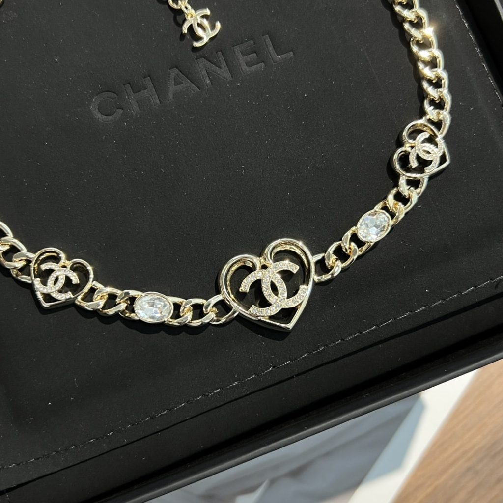 Chanel Heart Cc Necklace - Image 4