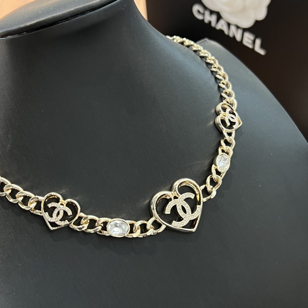 Chanel Heart Cc Necklace - Image 6