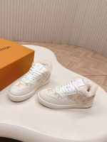 Louis Vuitton Stadium Sneaker - Image 3