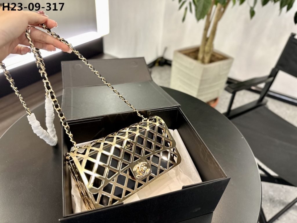 Chanel Metallic Diamond Lined Black Leather Chain Flap Bag Gold 18Cm As2514 B05552 Nc533 - Image 3