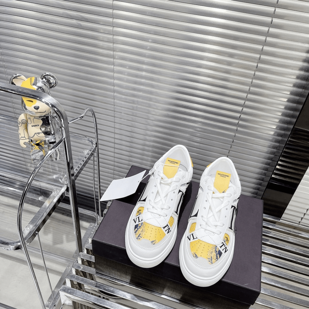 Valentino ONE STUD lace-up sneakers in calfskin - Image 2