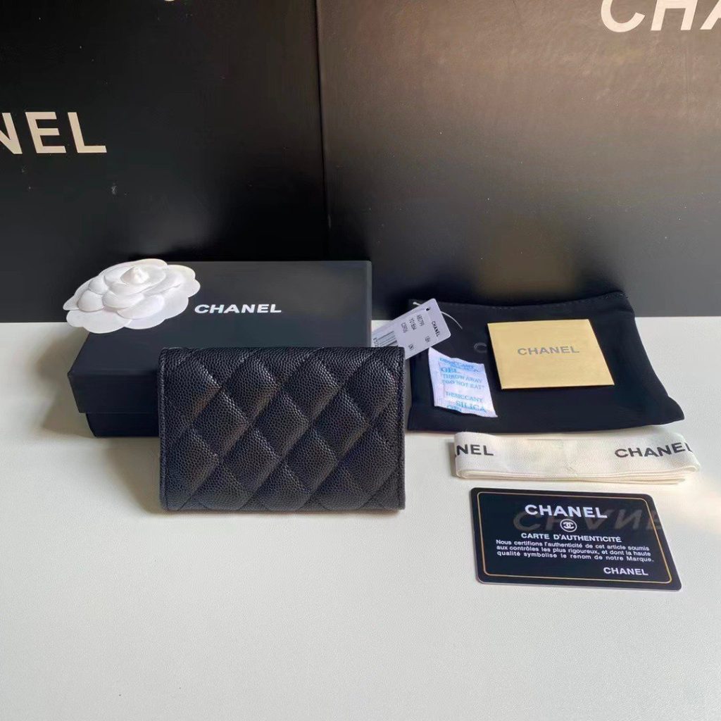 Chanel Classic Card Holder Grain Leather Black With Gold Hardware 11Cm Ap0214 Y01864 C3906 - Image 4