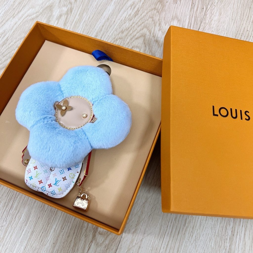 Louis Vuitton Vivienne Fashionista Bag Charm Lady - Image 15