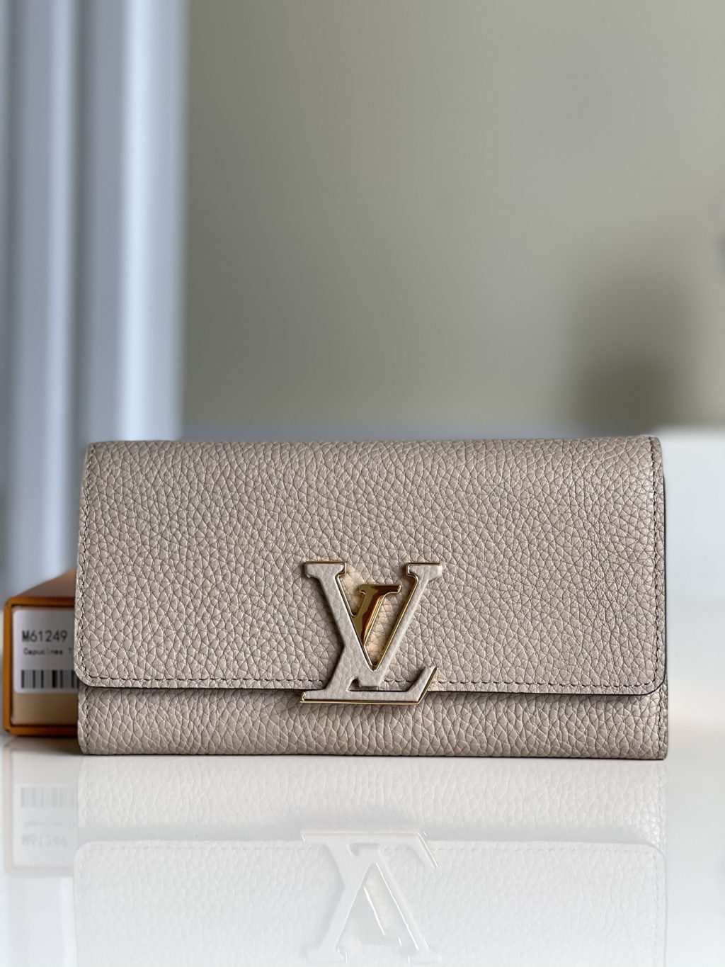 Louis Vuitton Capucines Wallet Galet M61248 - Image 2