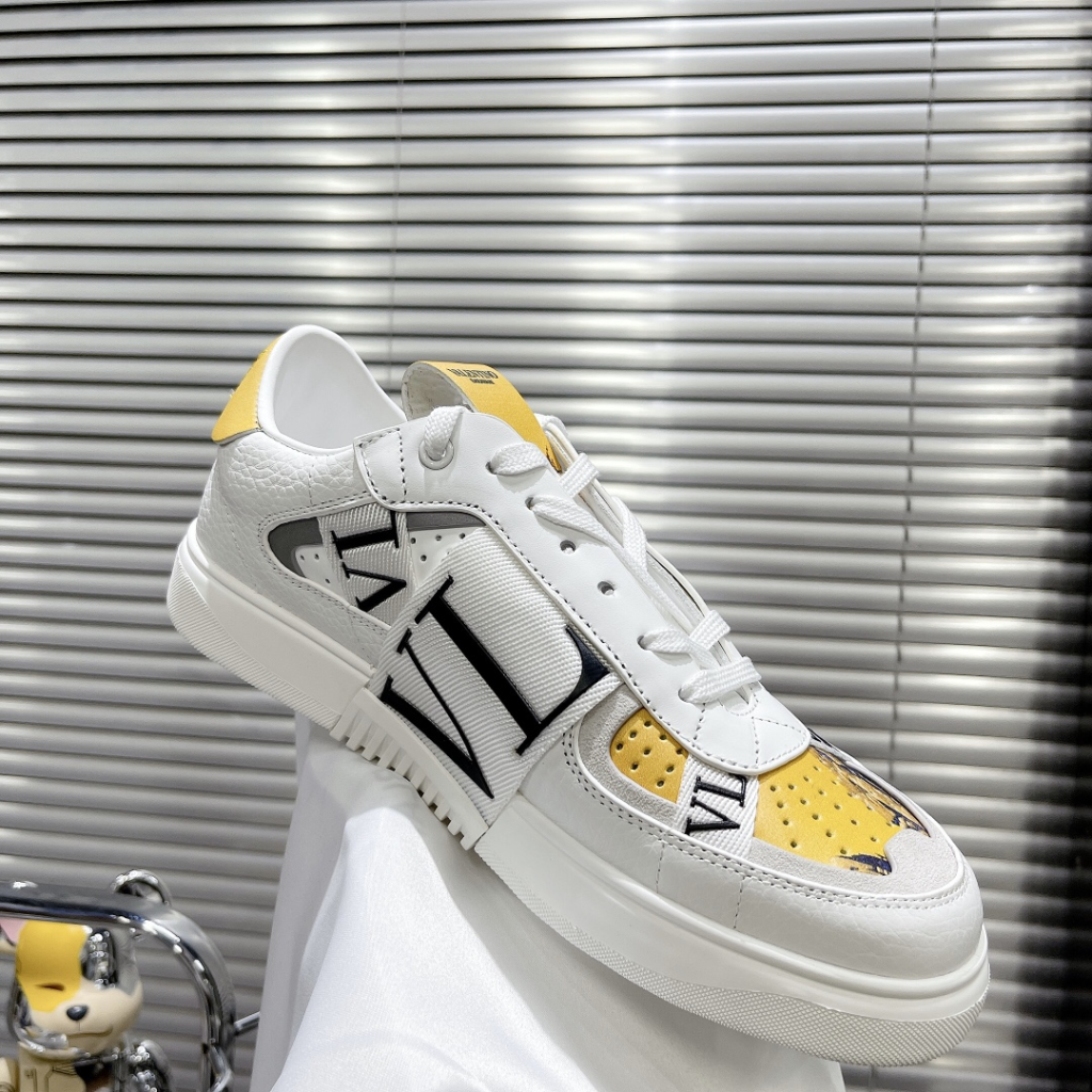 Valentino ONE STUD lace-up sneakers in calfskin - Image 3