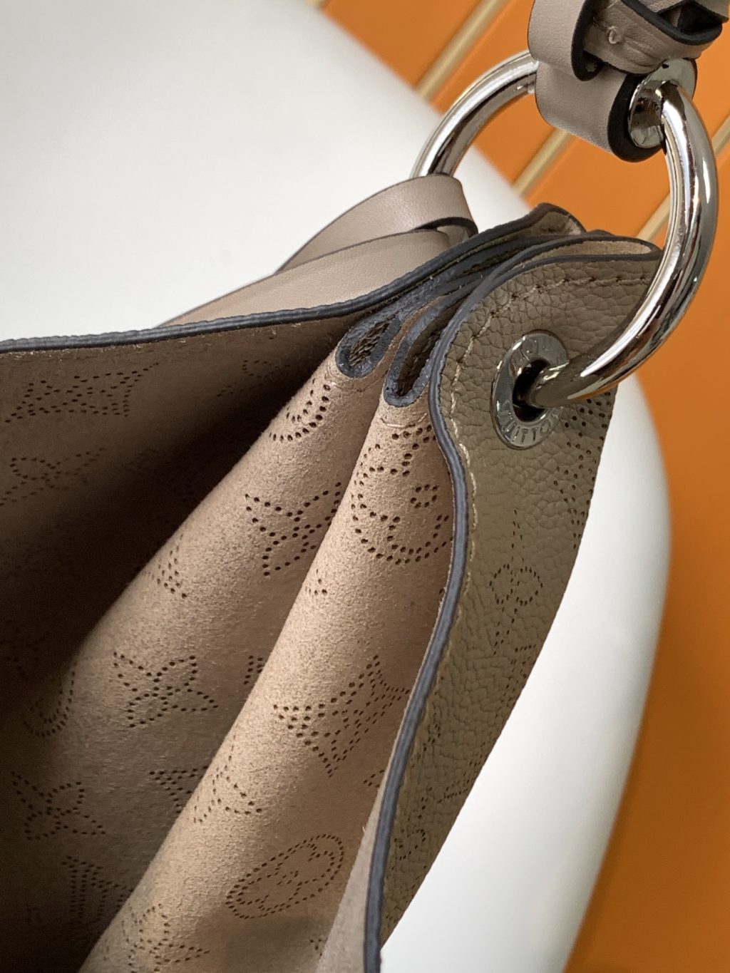 Louis Vuitton Carmel Mahina Perforated Leather Galet 32cm M56084 - Image 10