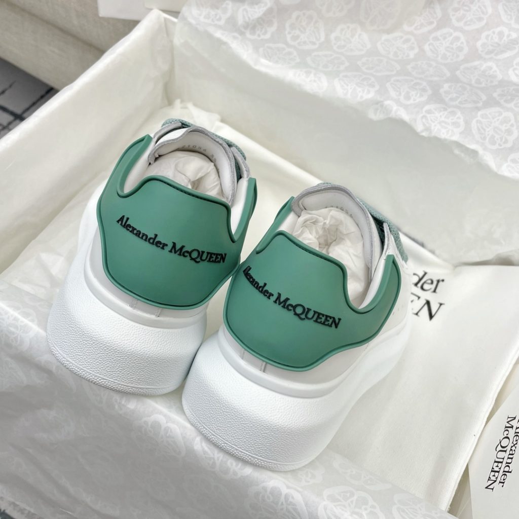 Alexander McQueen Sneaker - Image 4