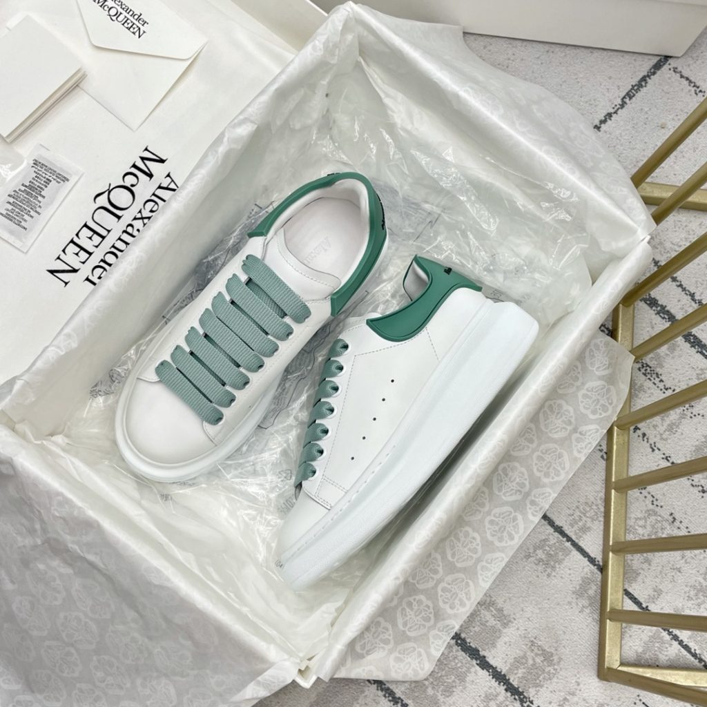 Alexander McQueen Sneaker - Image 3