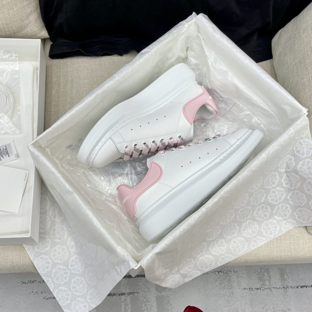 Alexander McQueen Sneaker - Image 2
