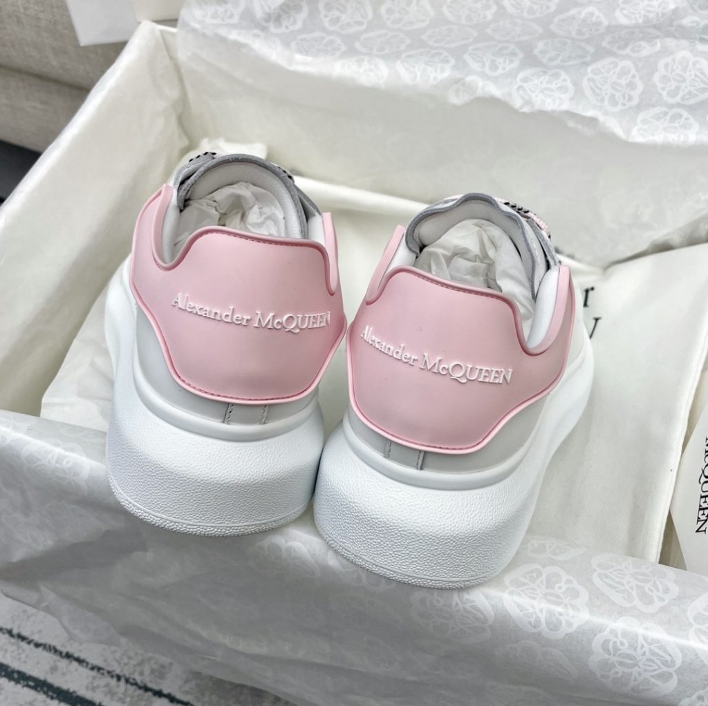 Alexander McQueen Sneaker - Image 4