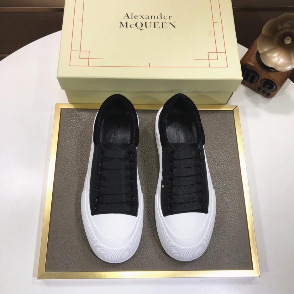 Alexander McQueen Black & White Deck Plimsoll Sneaker - Image 4