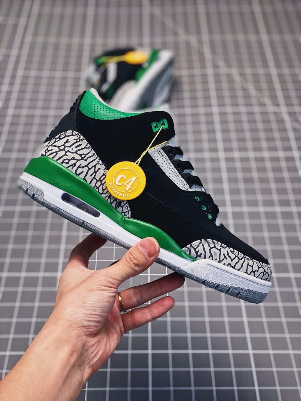 Air Jordan 3 SE Denim - Image 3