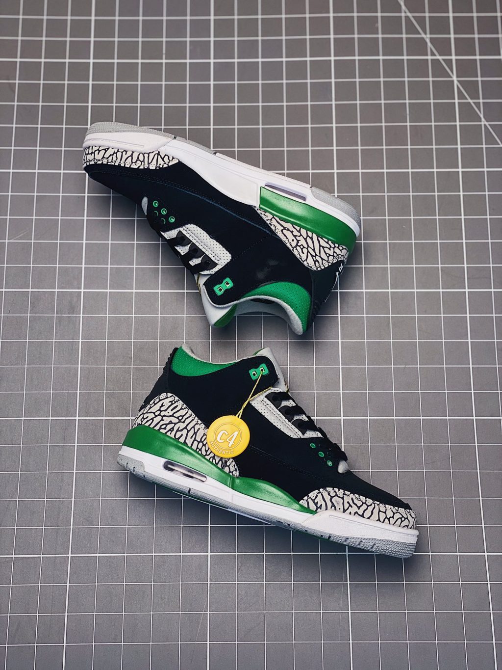 Air Jordan 3 SE Denim - Image 4