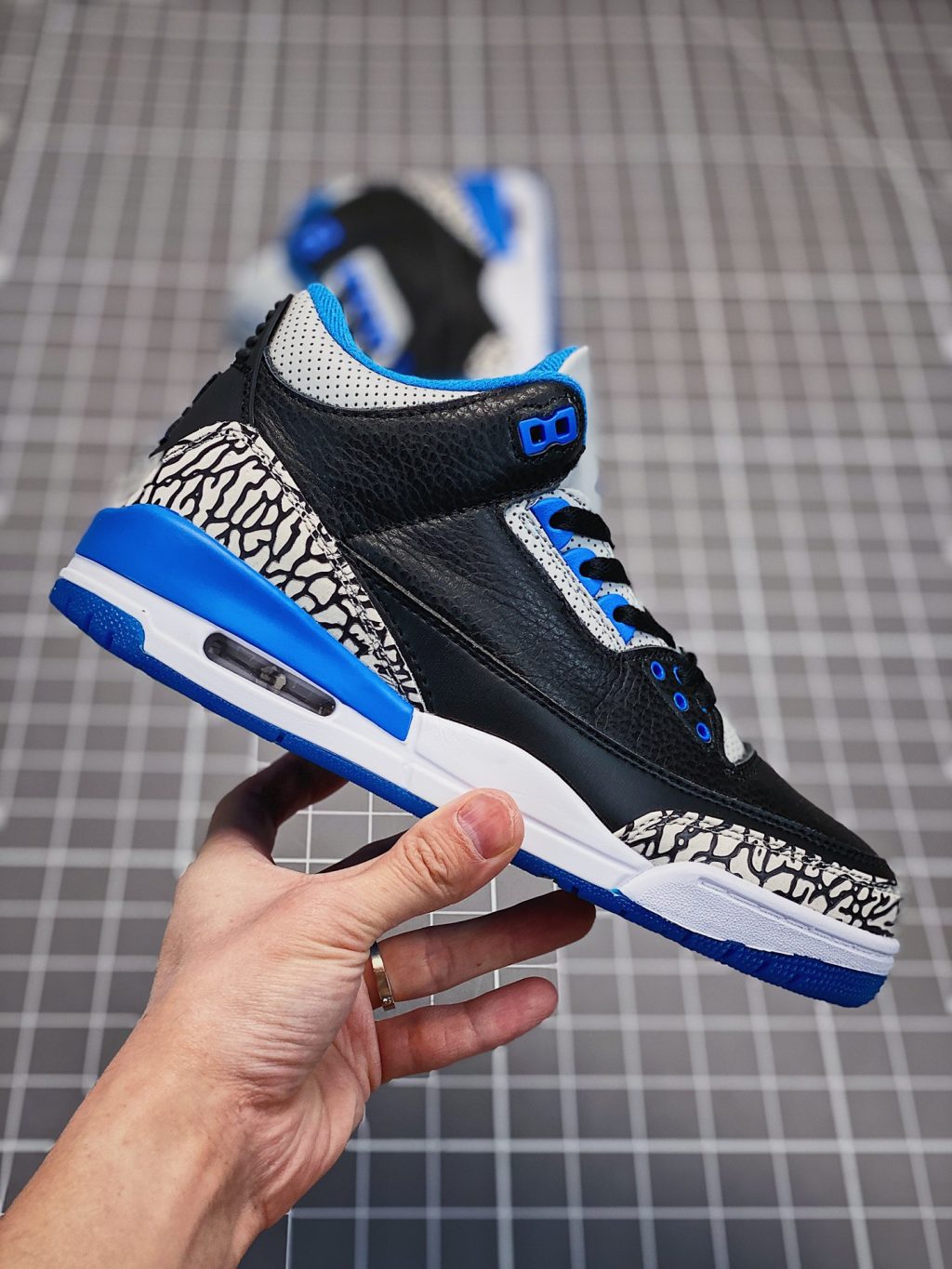 Air Jordan 3 SE Denim - Image 4